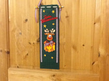 Lade das Bild in den Galerie-Viewer, Stern aus Holz in Dose farbig 1,9cm