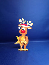 Lade das Bild in den Galerie-Viewer, Rentier mit Mütze aus Holz,
Standfigur weihnachtliches Bastelset, Rentier zu Weihnachten gestalten, Weihnachtsdekoration, Weihnachtsbasteln, Geschenkidee für Weihnachten, Weihnachtsdeko gestalten, Winter Tiere basteln mit Holz, Bastelset Weihnachten, Rentier zum stellen malen, Bastelidee Weihnachten, Rentier aus Holz, basteln mit Kindern, Weihnachtsdeko gestalten, Winter Tiere basteln mit Holz, Weihnachtsbasteln, weihnachtliches Bastelset, Bastelset Weihnachten, basteln mit Kindern, Bastelidee Weihnachten