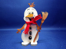 Lade das Bild in den Galerie-Viewer, Schneemann "Snowy" aus Holz, Standfigur weihnachtliches Bastelset, Schneemann aus Holz basteln, Bastelset Weihnachten, Weihnachtsdekoration, basteln mit Holz, Geschenkidee für Weihnachten, Weihnachtsbasteln, Weihnachtsdeko gestalten, Bastelidee Winter, Schneemann zum setzen malen, basteln mit Kindern im Winter, Schneemann aus Holz gestalten, Schneemann aus Holz basteln, Bastelset Weihnachten, Weihnachtsdekoration, basteln mit Holz, Schneemann aus Holz gestalten, Bastelidee Winter, Weihnachtsbasteln, Weihn