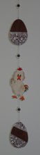 Lade das Bild in den Galerie-Viewer, Gockel aus Holz, winkend Küken , basteln mit Kindern, Geflügel, Bastelideen für Ostern, Hühnchen, Hähnchen, Osterbasteln mit Kindern einfach, Basteln zu Ostern mit Kindern, Osterdeko selbst gestalten, Gockel, Hahn, Basteln für Osterdeko, Henne, Osterbasteln einfach mit Kindern, Osterdekoration aus Holz gestalten, Ostergeschenk selber basteln, Geflügel, Ostergeschenk selber basteln, Henne, Küken , Hahn, Osterdekoration aus Holz gestalten, Bastelideen für Ostern, Basteln für Osterdeko, Hähnchen, Osterbastel
