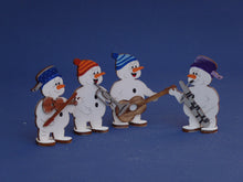 Lade das Bild in den Galerie-Viewer, Schneemann mit Topf aus Holz, Standfigur basteln mit Kindern im Winter, weihnachtliches Bastelset, Schneemann zum setzen malen, basteln mit Holz, Weihnachtsbasteln, Geschenkidee für Weihnachten, Schneemann aus Holz gestalten, Schneemann aus Holz basteln, Bastelset Weihnachten, Bastelidee Winter, Weihnachtsdekoration, Weihnachtsdeko gestalten, Weihnachtsdeko gestalten, Schneemann aus Holz gestalten, Geschenkidee für Weihnachten, weihnachtliches Bastelset, basteln mit Kindern im Winter, Schneemann zum setze