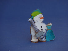 Lade das Bild in den Galerie-Viewer, Schneemann mit Topf aus Holz, Standfigur Schneemann zum setzen malen, Weihnachtsdekoration, basteln mit Holz, weihnachtliches Bastelset, Bastelset Weihnachten, Weihnachtsdeko gestalten, Weihnachtsbasteln, Schneemann aus Holz basteln, Schneemann aus Holz gestalten, basteln mit Kindern im Winter, Geschenkidee für Weihnachten, Bastelidee Winter, Bastelidee Winter, Weihnachtsdeko gestalten, Geschenkidee für Weihnachten, basteln mit Kindern im Winter, Weihnachtsbasteln, basteln mit Holz, Schneemann aus Holz ge