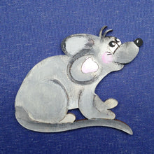 Lade das Bild in den Galerie-Viewer, Maus sitzend aus Holz