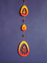 Lade das Bild in den Galerie-Viewer, Hahn schüchtern aus Holz