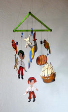 Lade das Bild in den Galerie-Viewer, Mobilehalter aus Holz