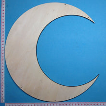 Lade das Bild in den Galerie-Viewer, Mond aus Holz, Sichelmond für Kantenhocker