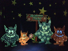 Lade das Bild in den Galerie-Viewer, Monster "Monzi" als Standfigur aus Holz