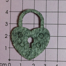 Lade das Bild in den Galerie-Viewer, Herzschloss, Filz