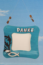 Lade das Bild in den Galerie-Viewer, Fisch aus Holz 8 cm mit "Danke" graviert