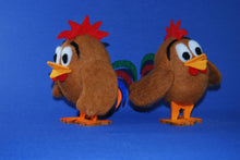 Lade das Bild in den Galerie-Viewer, Hahn/Gockel Max zum Trockenfilzen/Nadelfilzen