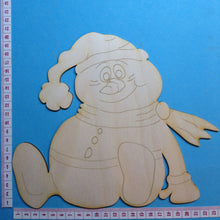 Lade das Bild in den Galerie-Viewer, Schneemann sitzend mit dickem Bauch