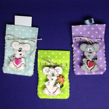 Lade das Bild in den Galerie-Viewer, Mäuse zum Hängen aus Holz 6cm