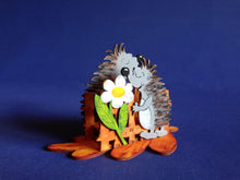 Lade das Bild in den Galerie-Viewer, Igel aus Holz