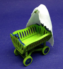 Lade das Bild in den Galerie-Viewer, Stubenwagen aus Holz ca. 6cm, Bausatz