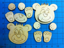 Lade das Bild in den Galerie-Viewer, Teddy aus Holz, Kantenhocker Teddykopf mit Pfoten und Füße