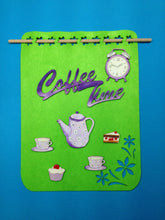 Lade das Bild in den Galerie-Viewer, Wecker aus Holz