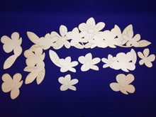 Lade das Bild in den Galerie-Viewer, Türkanten-Deko "Blumen" aus Holz 58cm