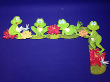Lade das Bild in den Galerie-Viewer, Türkanten-Deko "Frosch" aus Holz 55cm
