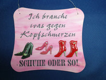 Lade das Bild in den Galerie-Viewer, Schuhpaar Schlüsselanhänger aus Holz 4cm