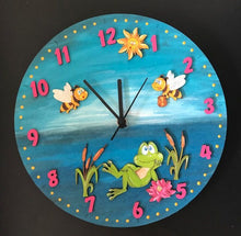 Lade das Bild in den Galerie-Viewer, Frosch liegend aus Holz