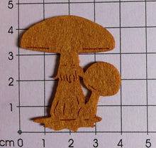 Lade das Bild in den Galerie-Viewer, Pilz mit Kind, Filz