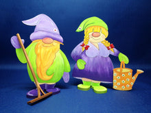 Lade das Bild in den Galerie-Viewer, Gießkanne aus Holz