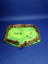 Lade das Bild in den Galerie-Viewer, Zaun aus Holz