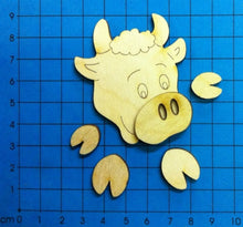 Lade das Bild in den Galerie-Viewer, Kuhkopf als Kantenhocker aus Holz