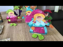 Laden und Abspielen von Videos im Galerie-Viewer, Wichtelfrau als Standfigur aus Holz