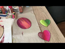 Laden und Abspielen von Videos im Galerie-Viewer, Schild Antike Schriftrolle aus Holz