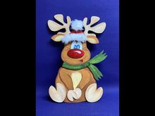 Laden und Abspielen von Videos im Galerie-Viewer, Rentier "Rudi" sitzend mit Mütze