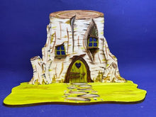 Laden und Abspielen von Videos im Galerie-Viewer, Baumstumpfhaus mit Fenster und Türen