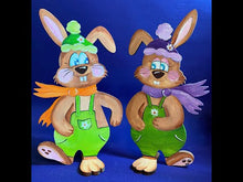 Laden und Abspielen von Videos im Galerie-Viewer, Hasenpaar mit Mütze zum Hinstellen aus Holz