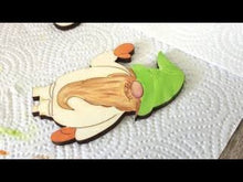 Laden und Abspielen von Videos im Galerie-Viewer, Wichtel als Standfigur aus Holz