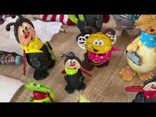 Laden und Abspielen von Videos im Galerie-Viewer, Dicker Bär aus Holz und Styropor