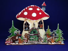 Laden und Abspielen von Videos im Galerie-Viewer, Bastelset aus Holz: großes Fliegenpilzhaus mit Waldtieren