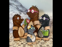 Laden und Abspielen von Videos im Galerie-Viewer, Maulwurf als Standfigur aus Holz