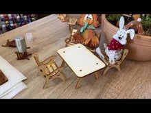 Laden und Abspielen von Videos im Galerie-Viewer, Schaukelstuhl aus Holz