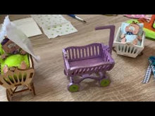 Laden und Abspielen von Videos im Galerie-Viewer, Stubenwagen aus Holz ca. 6cm, Bausatz