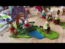 Laden und Abspielen von Videos im Galerie-Viewer, Bastelset aus Holz und Filz: Landschaft mit Brücke und Hasen