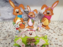 Laden und Abspielen von Videos im Galerie-Viewer, Hase aus Holz als Leibgarde für Kantholz