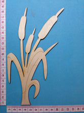 Lade das Bild in den Galerie-Viewer, Schilf mit 3 Kolben aus Holz
