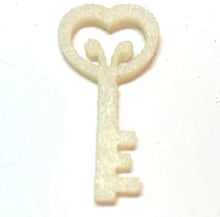 Lade das Bild in den Galerie-Viewer, Herzschlüssel, Filz