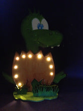 Lade das Bild in den Galerie-Viewer, Stehlampe: Dino im Ei aus Holz