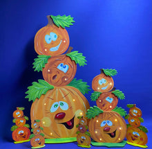 Lade das Bild in den Galerie-Viewer, 3 Kürbisse übereinander zum Stellen