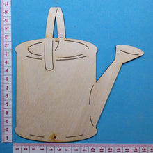 Lade das Bild in den Galerie-Viewer, Gießkanne aus Holz