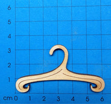 Lade das Bild in den Galerie-Viewer, Kleiderbügel aus Holz