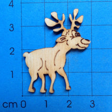Lade das Bild in den Galerie-Viewer, Elch aus Holz