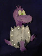 Lade das Bild in den Galerie-Viewer, Lampe Dino im Ei aus Holz