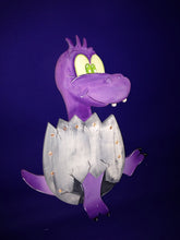 Lade das Bild in den Galerie-Viewer, Lampe Dino im Ei aus Holz